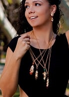 Eneida França colar folhas